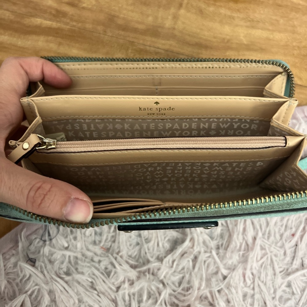 Kate Spade Wallet - Picture 4 of 4